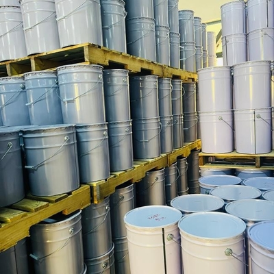 Composto di resina epossidica a prestazioni superdielettriche per la fabbricazione di isolanti durevoli